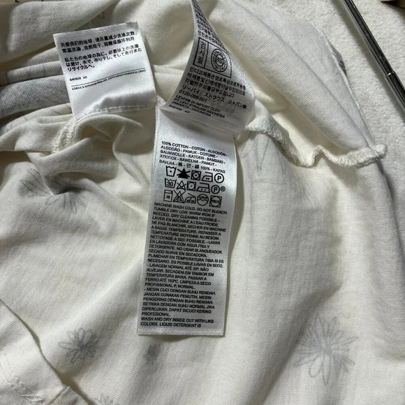 LEVIS Womens Floral Cloud Dancer Perfect Crewneck Tshirt Size Small - Picture 8 of 13